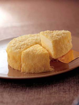 Dreamy double cheese keto cloudcake