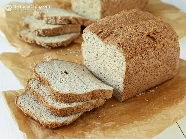 Keto walnut & seed bread